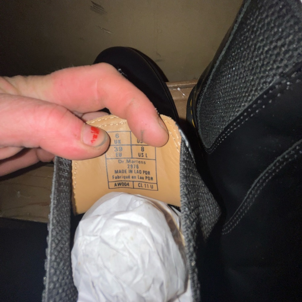 2976 dr martens chelsea brand new size 8 runs big